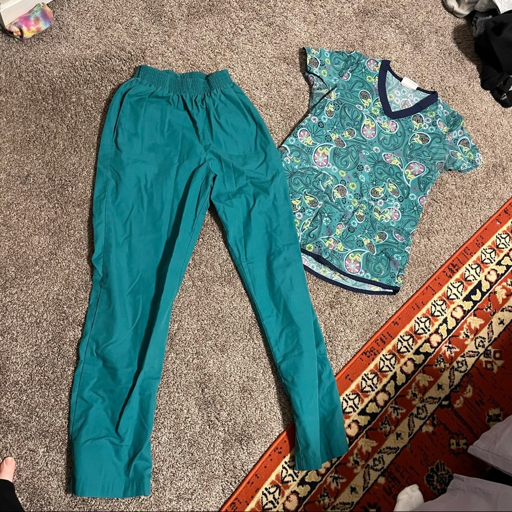 SCRUBS SET - 2 Pair